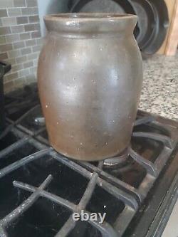 19th Century Antique American Primitive Salt Glazed Stoneware Crock Pot