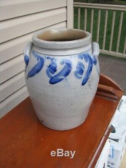 ANTIQUE BLUE DECORATED OVOID SHAPED STONEWARE CROCK / 2 gallon