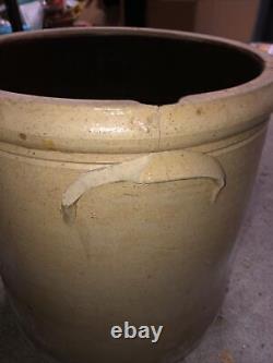 Antique 4 gallon Salt Glaze Stoneware Crock Bee Sting Design (CHIPPED)