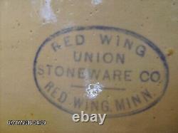 Antique Red Wing Union Stoneware #8 crock with bale handles