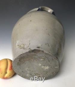 Antique Stoneware 2G Incised Ovoid Jar Crock with Cobalt Swags, NYC or CT, 1800s