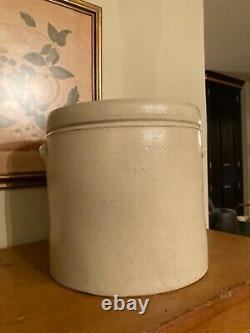 Antique / Vintage Salt Glaze Stoneware 3 Gallon Crock with Bee-Sting Design