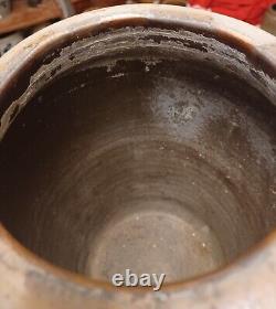 Antique Western Pennsylvania Stoneware 2 Gallon Crock with Trailing Flower