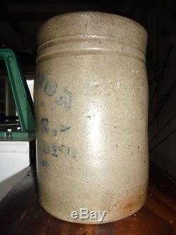BLUE DECORATED STONEWARE. HAMILTON AND JONES. Small canning crock. Wax sealer