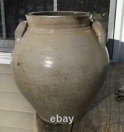 Early Antique 1 Gal Salt Glaze Ovoid Stoneware Crock with Lg Applied Handles 9 H