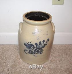 GREAT ANTIQUE NEW YORK STONEWARE FORT EDWARD CROCK 2 GALLON with BLUE FLOWER