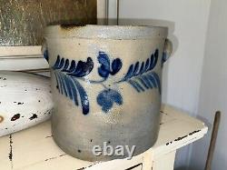 Gorgeous 3 Gallone Stoneware Crock withLeaf and Flowe Design