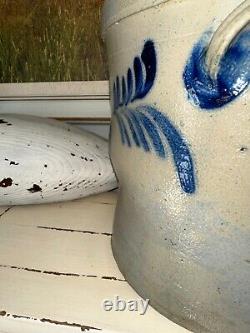 Gorgeous 3 Gallone Stoneware Crock withLeaf and Flowe Design