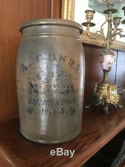 Lovely Antique A. Conrad Shinnston West Virginia 1 gal. Stoneware Crock Jar
