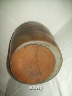 Primitive #3 Unsigned DONAGHHO Salt Glaze Stoneware Crock Nice Display Piece