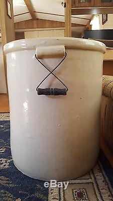 Vintage 20 Gallon Crock Western Stoneware Company Monmouth, Ill. USA